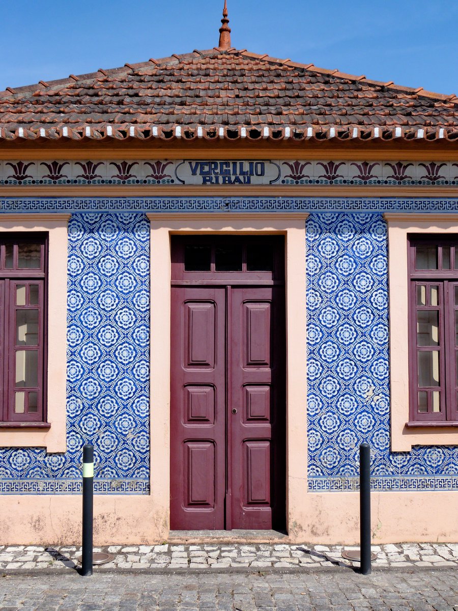 AristidesV39383's tweet photo. Gafanha da Nazaré, Portugal.
#portugal #photography #architecture #azulejos #door https://t.co/pqUsrIvj7q