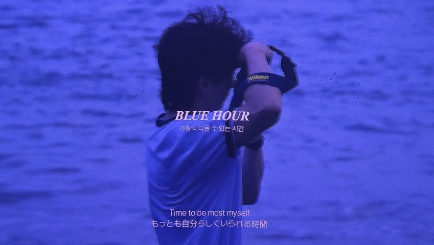 gil1nyang's tweet photo. 승호 배우님 첫 개인 사진전 Blue Hour 다녀왔어요 ◡̈ 10년 이라는 시간동안 배우님을 좋아하면서 보지 못하였던 유승호라는 사람의 모습을 볼 수 있어 많은 감정들이 드는 시간이였습니다.. (영상보면서 혼자 울었어요..😭) 11일까지 진행하니깐 많은 관심 부탁드립니다📸
#유승호 #BlueHour https://t.co/R5KcHFD6S4