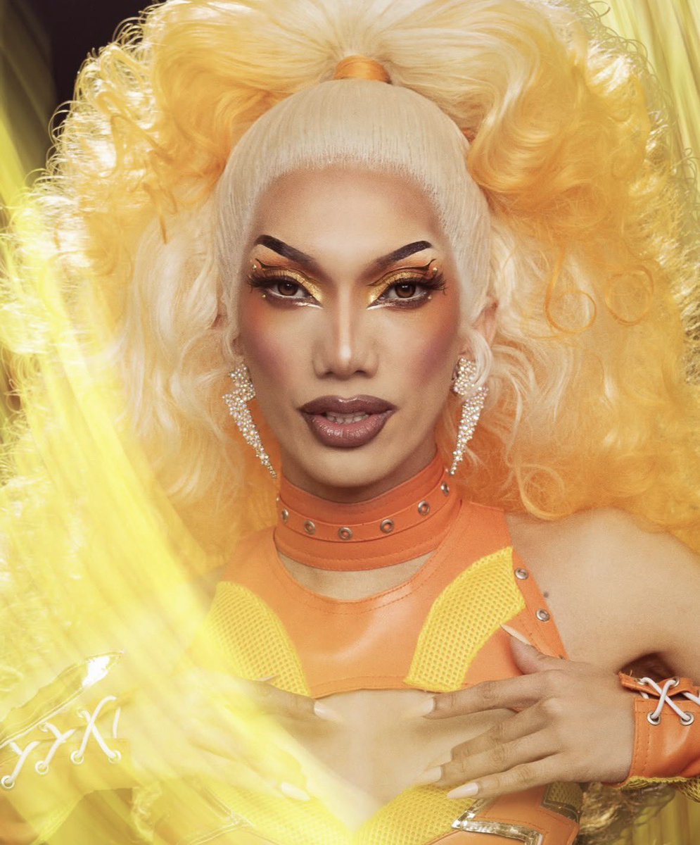 Drag_Crave's tweet photo. Ghulli Ghush looks fabulous in her Girl Groups look for Drag Race Philippines season 4. https://t.co/Ui0skUTuYc