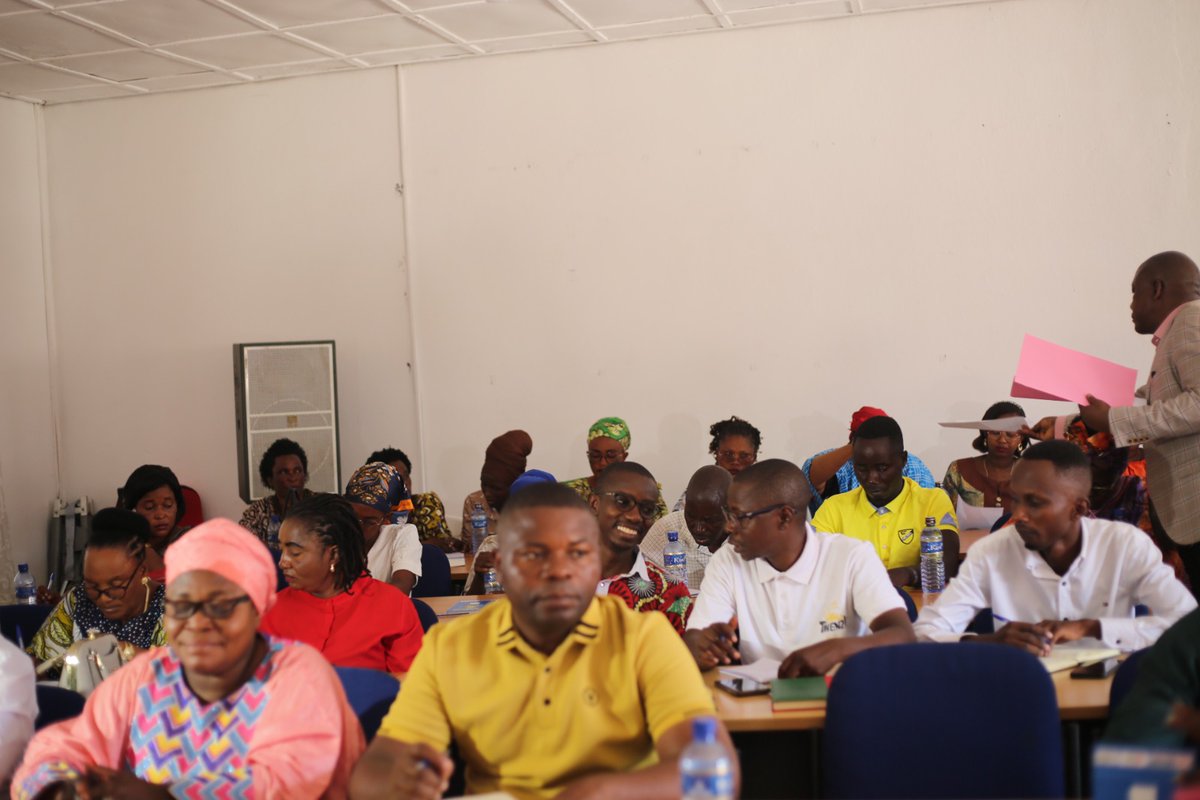 iwacuinfo's tweet photo. Une gouvernance locale effective se fonde sur trois principes essentiels : « Servir la population, rendre compte et favoriser le dialogue entre différents acteurs », renseigne Annonciate Harerimana, présidente du conseil communal de #Ntahangwa. https://t.co/c781yl0TQK