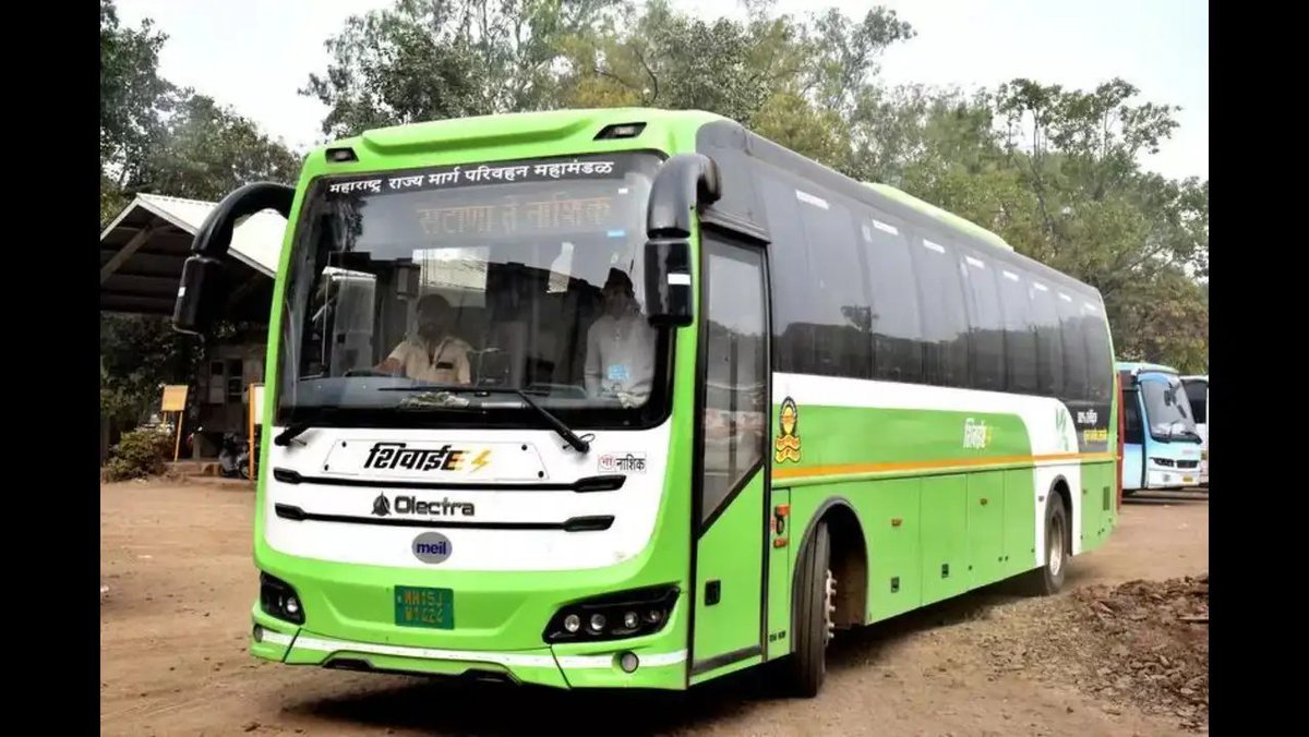 Maha7Arindam's tweet photo. For all those having a clichéd image of MSRTC, this type of bus by Olectra will be deployed on the Dadar NMIA route and it will feature a dedicated area to store larger suitcases. https://t.co/8Z73agDXkz