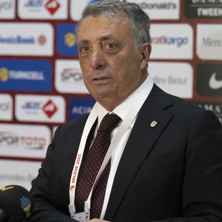 futbolarena's tweet photo. Ahmet Nur Çebi: "Beşiktaş'ta başkan olduğum dönemlerde bu hakemlerle ilgili tespitlerimi yaptım, tavrımı da koydum. Diğer kulüpler sessiz kalarak bugünkü durumların müsebbibi oldular. Eğer o gün benim gibi tavır koysalardı, bugün bunlar yaşanmamış olacaktı." (Hürriyet) https://t.co/XfIOrVl08m