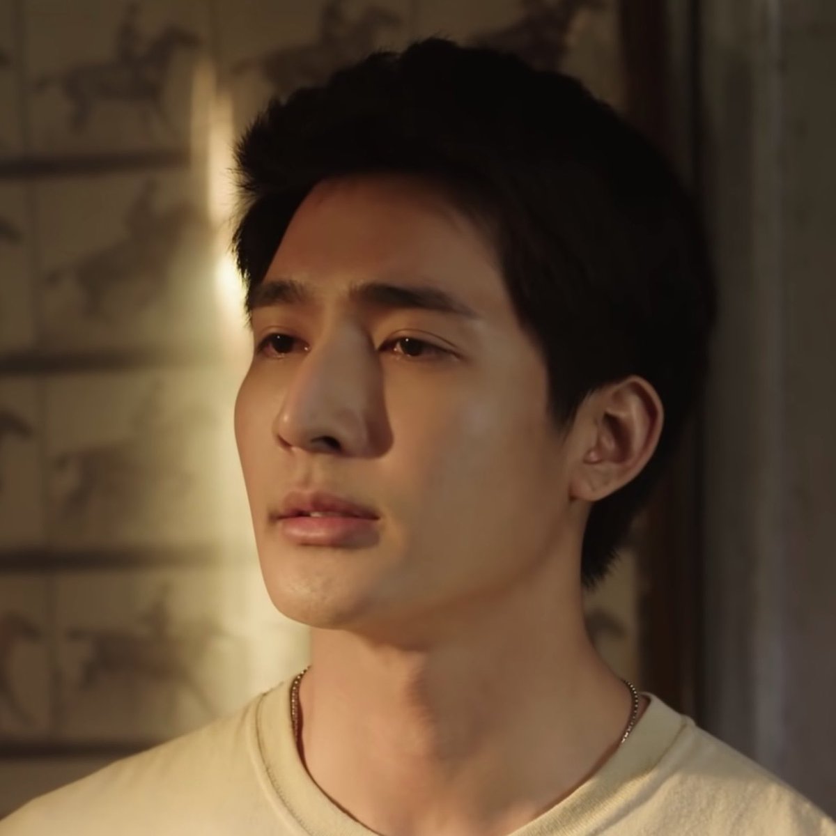sixteenth26_'s tweet photo. ก็หล่อจริงอะ ตอนดูนิทานพันดาวครั้งแรกก็รู้สึกเหมือนกันทุกครั้งที่เห็นหน้าฮีในซีนว่าทำไมพระเอกเค้าหล่อจังวะ 555555555555555555555 https://t.co/MWcAc3sLB3