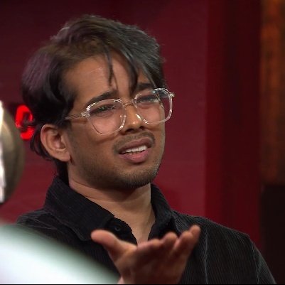 comeoncheeks_'s tweet photo. Imagine age shaming a guy who can literally mog your whole bloodline in his 40s while yourself having face like lappu sa sachin 
#QaziTouqeer #BiggBoss20 #BB20 https://t.co/L1XVquPeQE