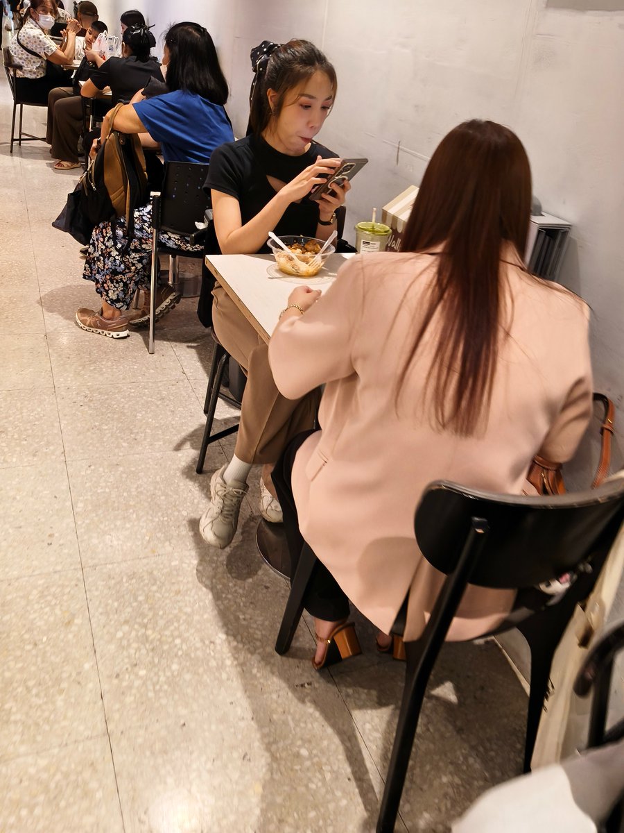 Jirasak110290's tweet photo. หมายเด็ดวันนี้ 
สาวออฟฟิต ช่วงพักเที่ยง กลิ่น หออี กำลังใช้ได้ ทรงนี้ หมอ.ย ดก เซ็.กจัด https://t.co/PSZbApYd9i