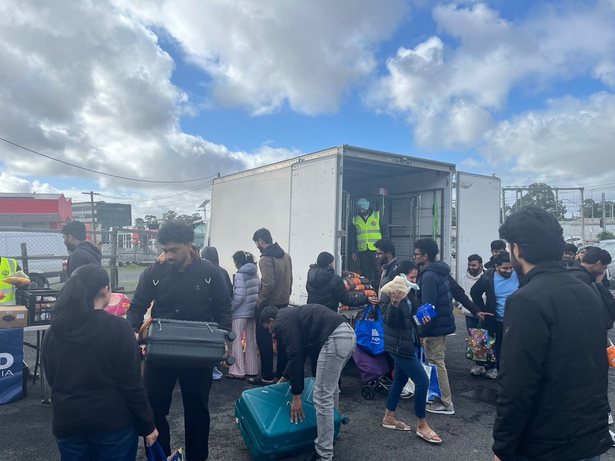 KhalsaAid_AU's tweet photo. Monthly grocery support in #Melbourne South East
Last Sunday, our team provided essential #groceries to newly arrived #InternationalStudents as part of our monthly #sewa
Thank you to all our wonderful volunteers.
Support our work: https://t.co/giDEv9w75m
#KhalsaAidAustralia https://t.co/834Zpd3LYJ