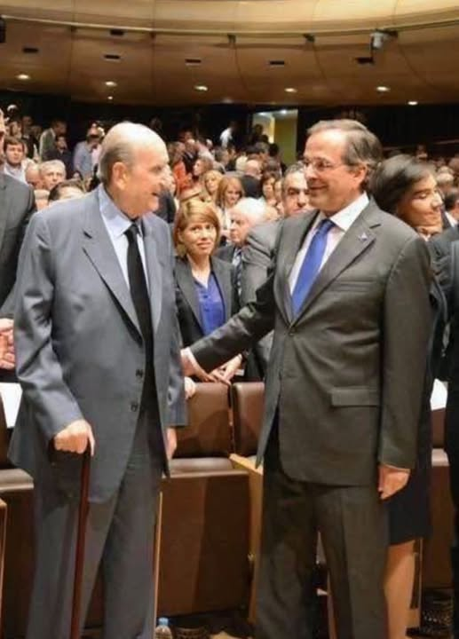 bruidsjonker_1's tweet photo. Συγκρίσεις :
Το 2014 ο Κωνσταντίνος Μητσοτάκης σε ηλικία 96 χρονών με το μπαστούνι παραβρέθηκε  στον εορτασμό της 40ης επετείου της ίδρυσης της Νέας Δημοκρατίας με Πρόεδρο και Πρωθυπουργό τον Αντώνη Σαμαρά
ΤΕΡΑΣΤΙΑ Η ΔΙΑΦΟΡΑ ΗΘΟΥΣ https://t.co/ZLFl1pPAov