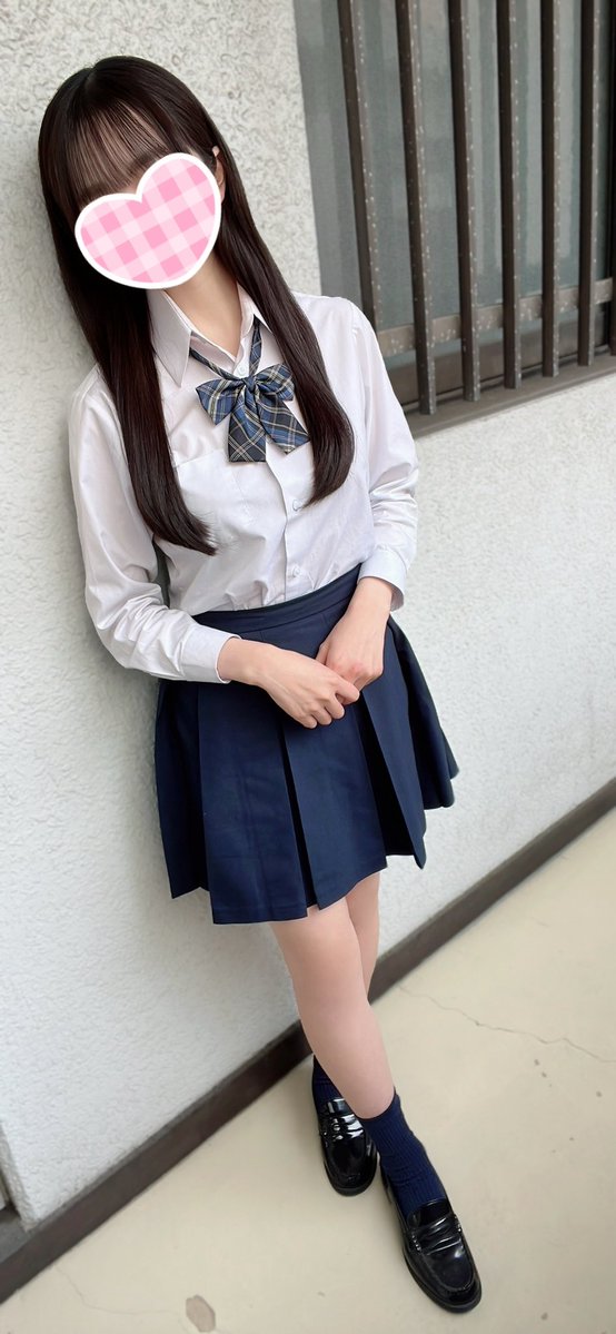 CamClojp's tweet photo. 清純x笑顔xホスピタリティ。
満福度際立つバランス！

くしゅりちゃん＞

パッチリした目の可愛らしいルックス。
抜群の清潔感にクリーンで甘い香り。
ツルスベお肌に色気たっぷりBODY！
親切丁寧な応対に時折魅せる無邪気な笑顔。
中毒性が高いお時間を是非一度は！
抜群のリピート率に納得♡ https://t.co/EBJyGPkV9g