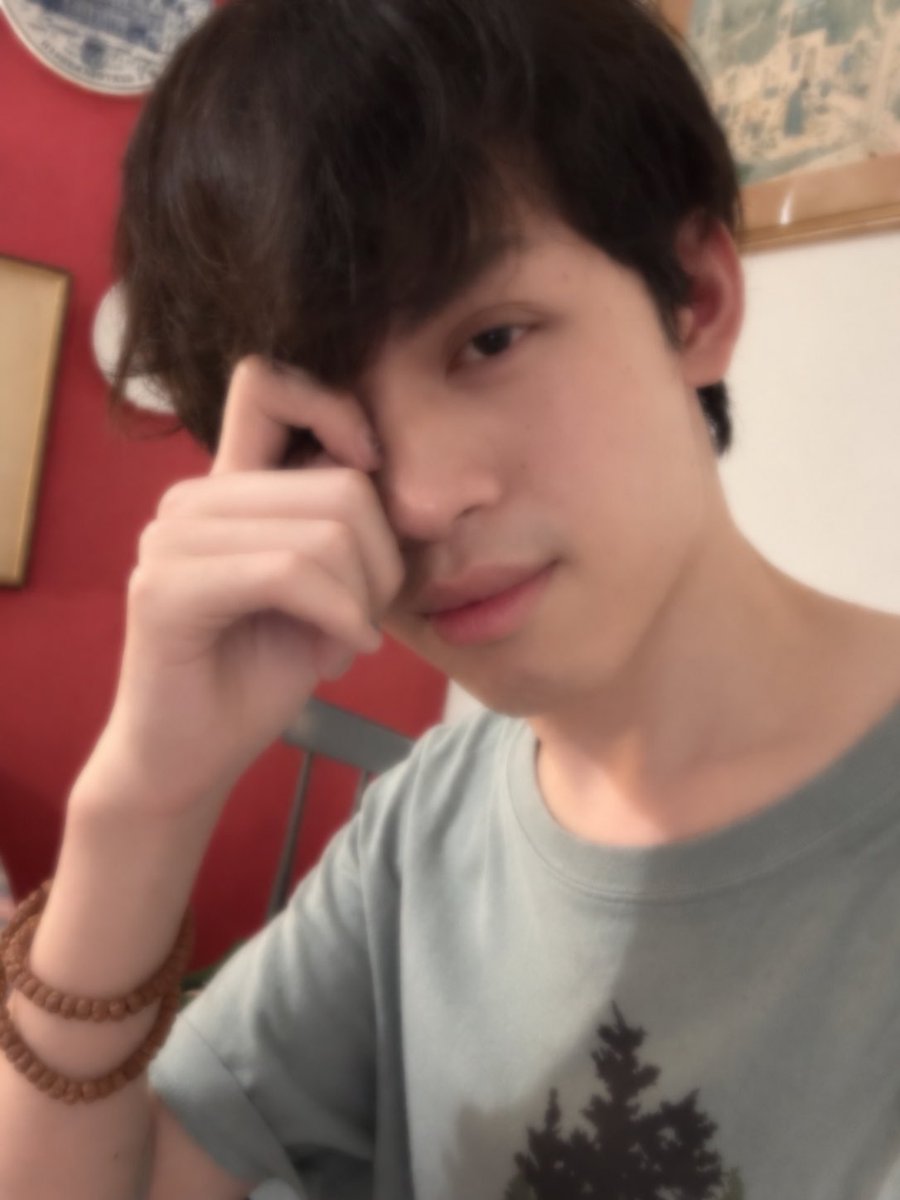 ccdimoo's tweet photo. 像是做了一场很长很长的梦

有些事明明从未发生
  但却像是真的告别过.. https://t.co/wFofJE9awG