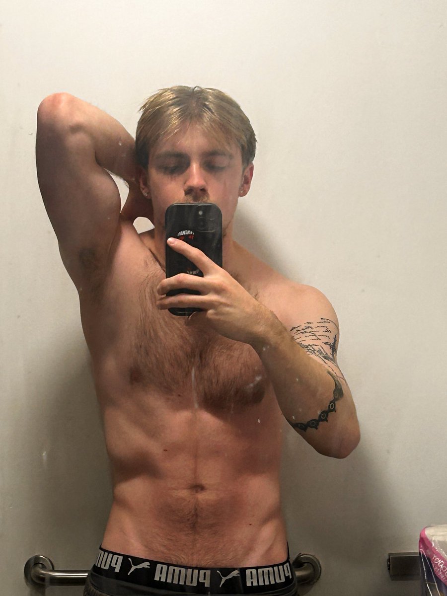 TheFitPlug's tweet photo. Good morning sluts https://t.co/RK09tc5WOF
