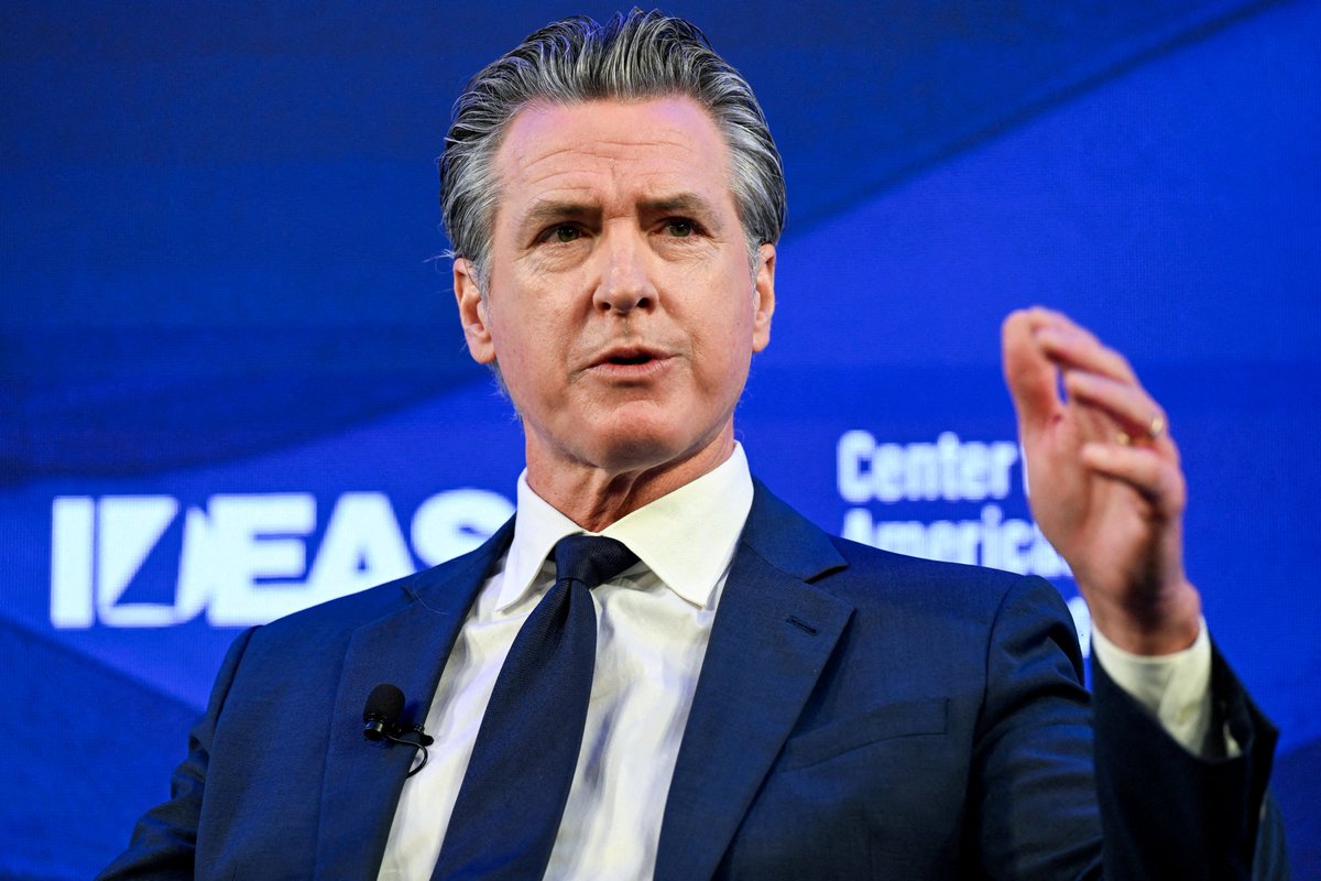 AJEnglish's tweet photo. California Governor Gavin Newsom has denounced US President Donald Trump’s comments that Iran can "take out Los Angeles or San Diego", calling him "deranged and dangerous."

🔴 LIVE updates: https://t.co/LtWWMyE8Bg https://t.co/DTv3fuLDLB