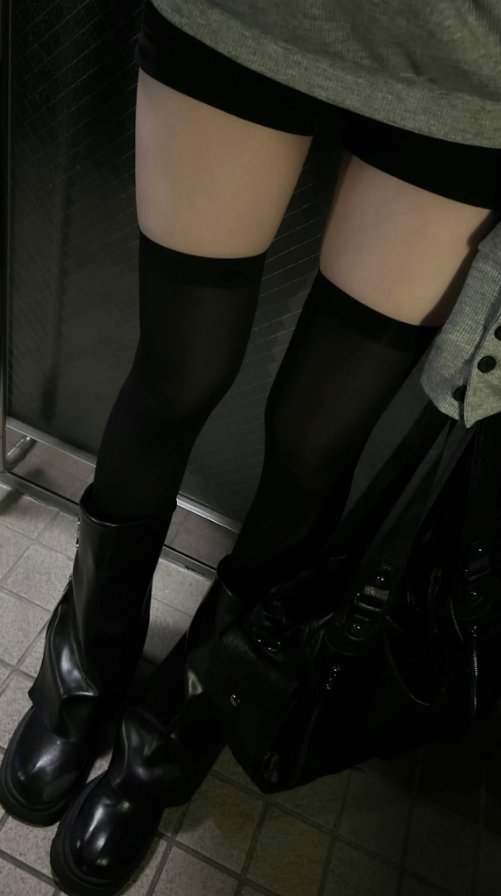 nini337096's tweet photo. 好饿 #女大学生 #女大 #小狗日记 https://t.co/VhpJWV9l6s