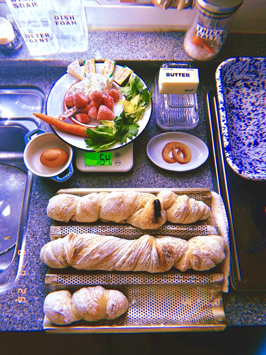 drewstar___'s tweet photo. 율 기숙사 입사 지원서 작성 완료.
#Tuesday #bf #953kcal

#T6Oct2026 #Oct5 ☀️14(while baking) ☀️22(bf 끝난 후) #ᴛᴜᴇsᴅᴀʏᴠɪʙᴇs https://t.co/N813E3h8Pn