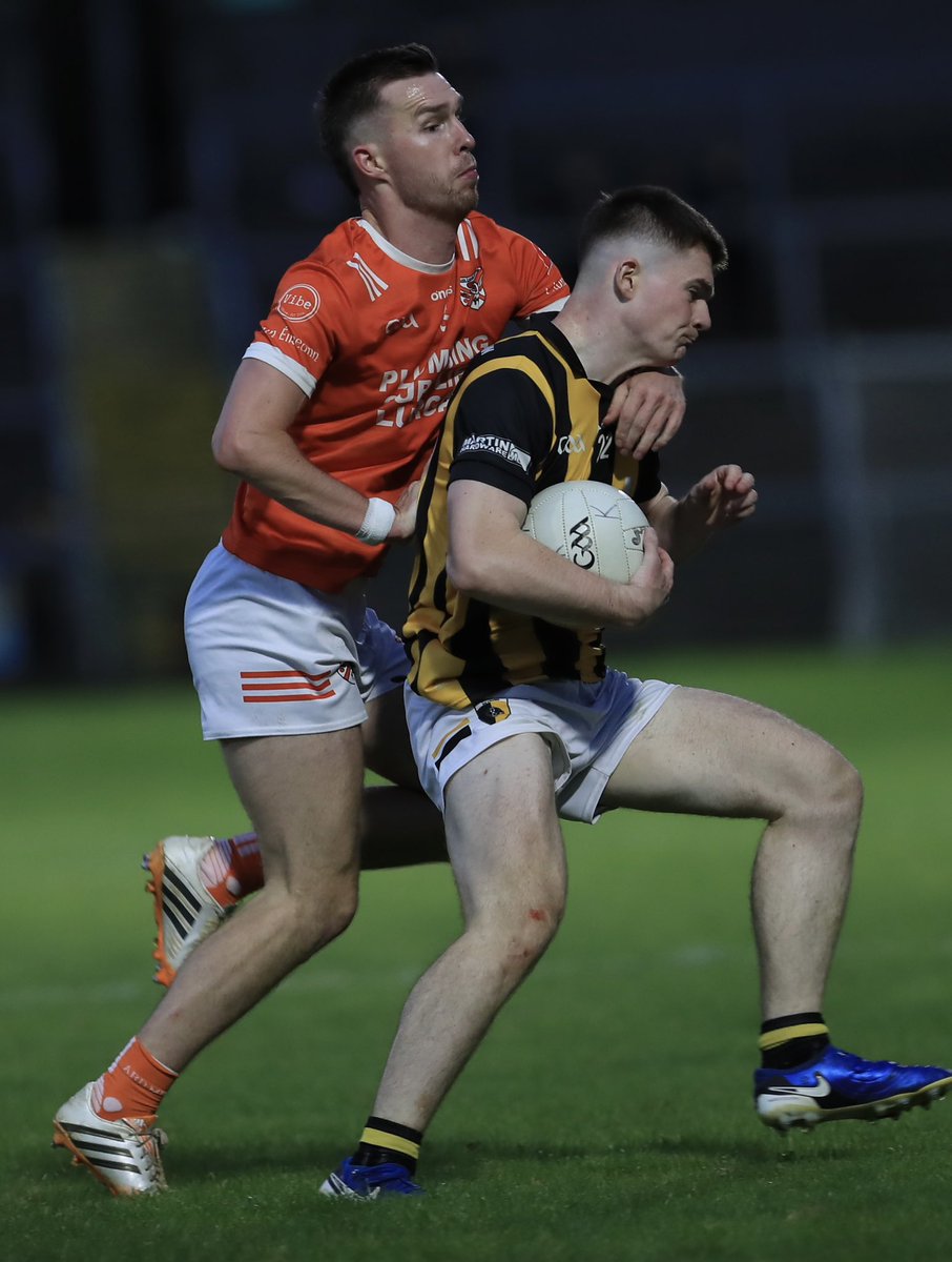 richiespics7873's tweet photo. A few shots from the Armagh GAA Senior Football Championship Semi-Final game between @crossrangers &amp; @Clann_eireann at the BOX-IT Athletic Grounds https://t.co/8MuQJWwmGx