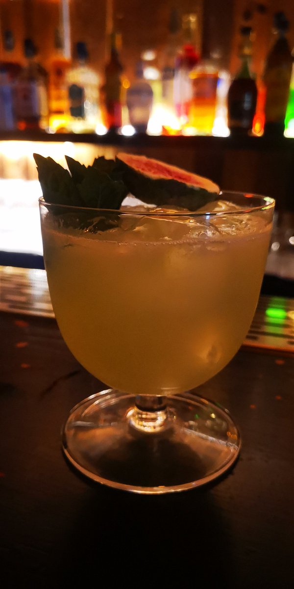AlexisBroogoqv's tweet photo. Today's special drink is a bold 甘粗耗伊淄 that hits all the right notes!， https://t.co/2geJ6sQarg