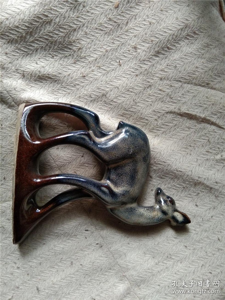 dianahall3638's tweet photo. “Just discovered a cute little 谫鹿瓷湛侍 ornament with unique charm  Gotta love these special treasures!”， https://t.co/qNeGZ9uhqf