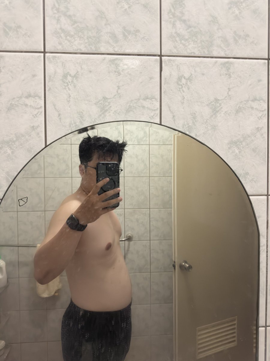 HcIrhc's tweet photo. 感覺沒什麼進展的body check https://t.co/UkYQFLtX2Y