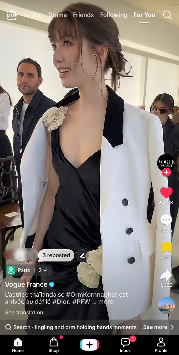 Srpssl's tweet photo. ทุกคนฝากเอนเกจคลิป Vogue France หน่อยค่ะ
เอนเกจยังน้อยมากๆ โดยเฉพาะพี่หลิงงับ น่าจะไม่ค่อยเห็นกัน ฝากทุกคนหน่อยน๊าา ยิ้มสวย เดินหวาน จะพลาดกันได้เช่นไรคะ 

https://t.co/ibbqzxbUO8
https://t.co/6x8OALOA47

 #LingOrmDiorSummer27 
#LinglingKwong #OrmKornnaphat‌ 
#LingOrm #Dior #DiorSummer27 #PFW