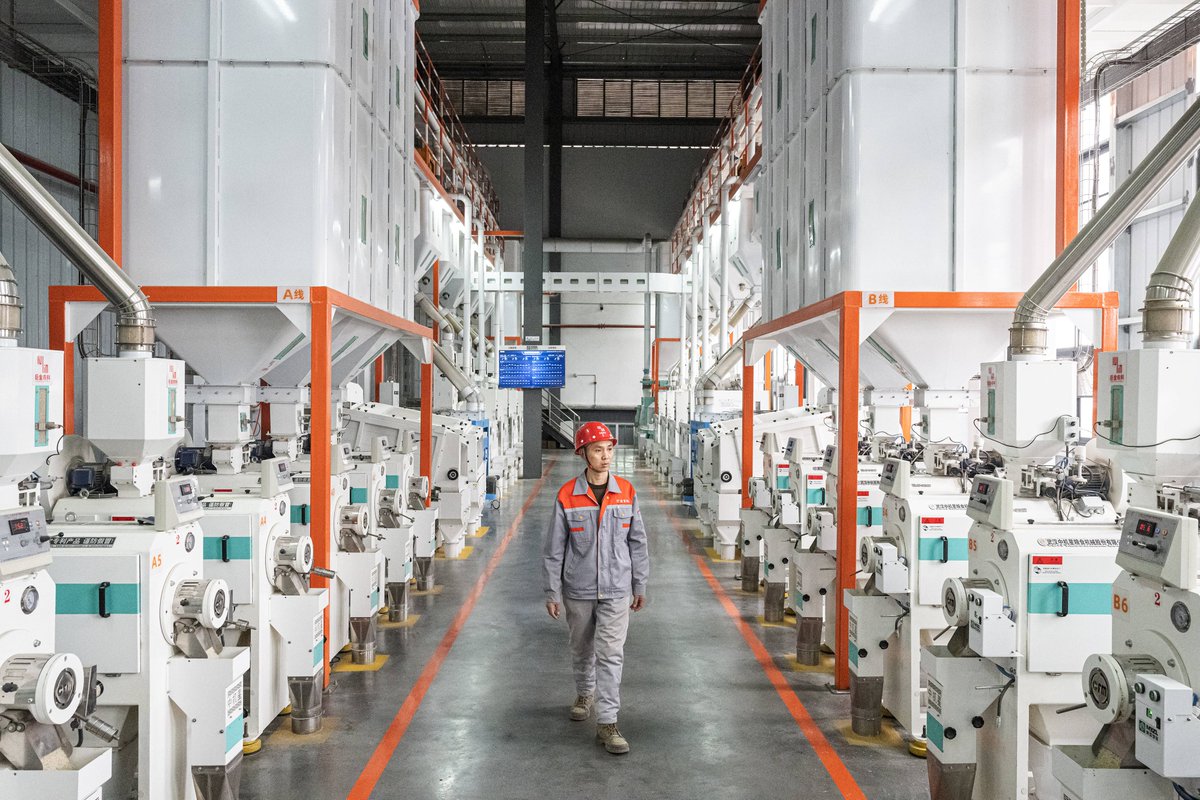 TurboOrbitiumq's tweet photo. [The coffin factory near town has been renovated, now with a safer and healthier operation process]， https://t.co/eBgxTr4gql