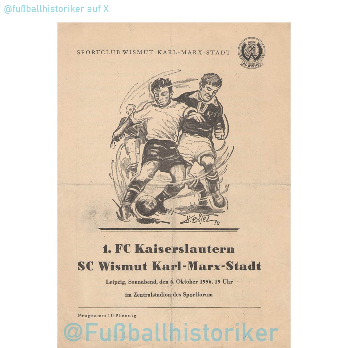 FussballDdr's tweet photo. 📌 06.10.56

Jahrhunderttor in Leipzig: @RoteTeufel mit Fritz Walter gastieren beim @FCErzgebirgeAue.

Rund 100.000 Zuschauer sehen den 5:3-Erfolg der Gäste. Fritz Walter erzielt dabei ein legendäres Hackentor. Wismut schlägt sich tapfer, Tröger trifft zweimal für @FCErzgebirgeAue.

Fritz Walter bezeichnet die Wismut-Elf hinterher als Mannschaft europäischer Klasse.

Das soll die DDR-Sportführung dazu bewogen haben, 1957 erstmals für den Europapokal zu melden.

#DDRFußballkalender #DDR #Oberliga #Fußballgeschichte #WismutAue #FritzWalter #Europapokal