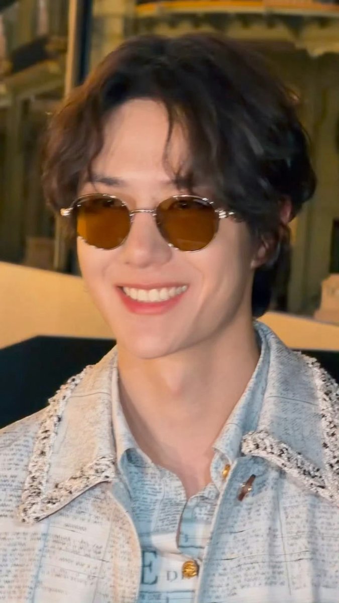 wyb_85c's tweet photo. ยิ้มทีสว่างยิ่งกว่าพระอาทิตย์

WANG YIBO CHANEL PFW SS27
#WangYiboxChanelSS27 #Chanel
#CHANELSpringSummer #ChanelSS27 https://t.co/DUrs35Hiqu