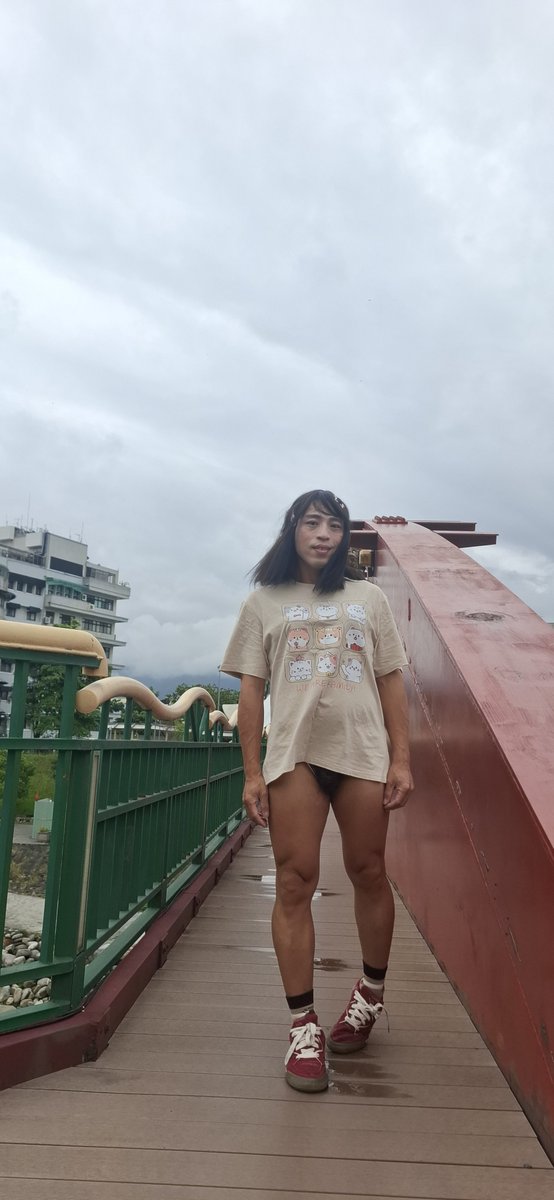 atrou0714's tweet photo. 雖然初衷只是想被男人看到自己裸露的樣子，但又不敢近距離面對他們，才申請了這麼多社群媒體的帳號，但X和IG的觸及率太低，抖音又常常莫名其妙被限流，反而讓人開始焦慮起來
是我太貪心嗎？
#男娘 #偽娘 #外拍 #偏僻的角落 #sissy https://t.co/jreSjlFw9O