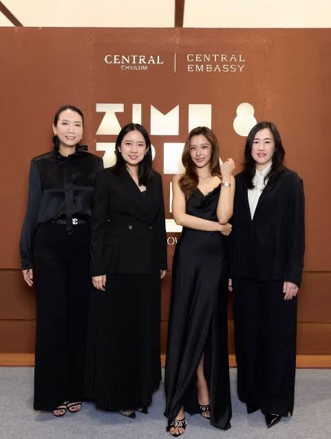 fimnyelo's tweet photo. It’s so heartwarming to see how Central takes such amazing care of her 🥹❤️‍🩹

#CentralDepartmentStore #CentralAnniversary2026
#Filmracha #Filmrachanun 
 https://t.co/g3gW4pzJk2 https://t.co/YBlbX7RE2D
