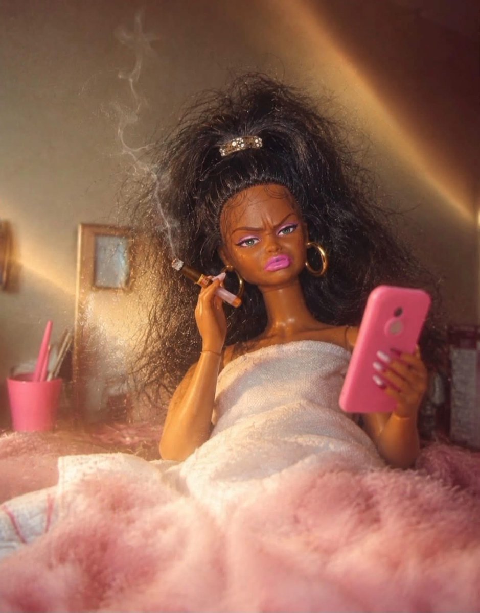 GoddessSparkal's tweet photo. Them :
Hi

Me: checking all my accounts https://t.co/8E5tToalsu