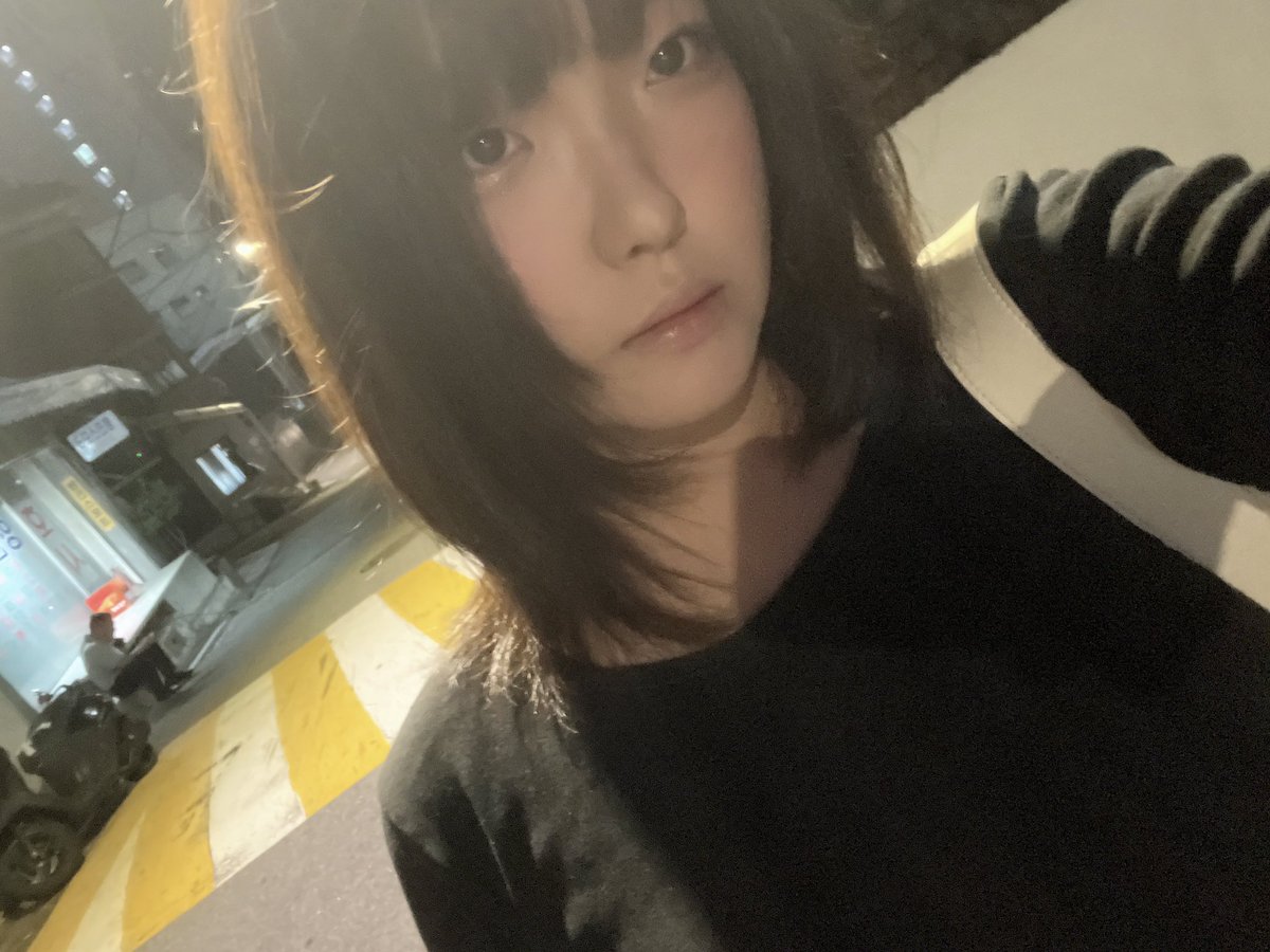 goeuna7's tweet photo. 안농 얘드라 나 오늘 알바 면접 끝나구 멘��� 간당 https://t.co/QiE9miGGxs