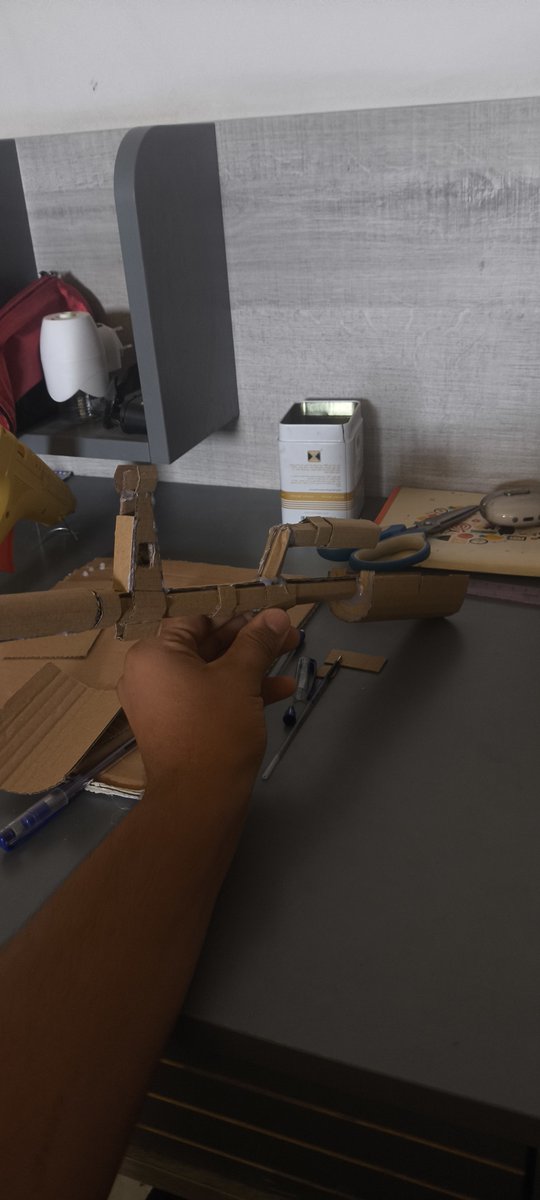XHasham24344's tweet photo. I'm finally make an AK 74 from cardboard https://t.co/PY63Vo4mYz