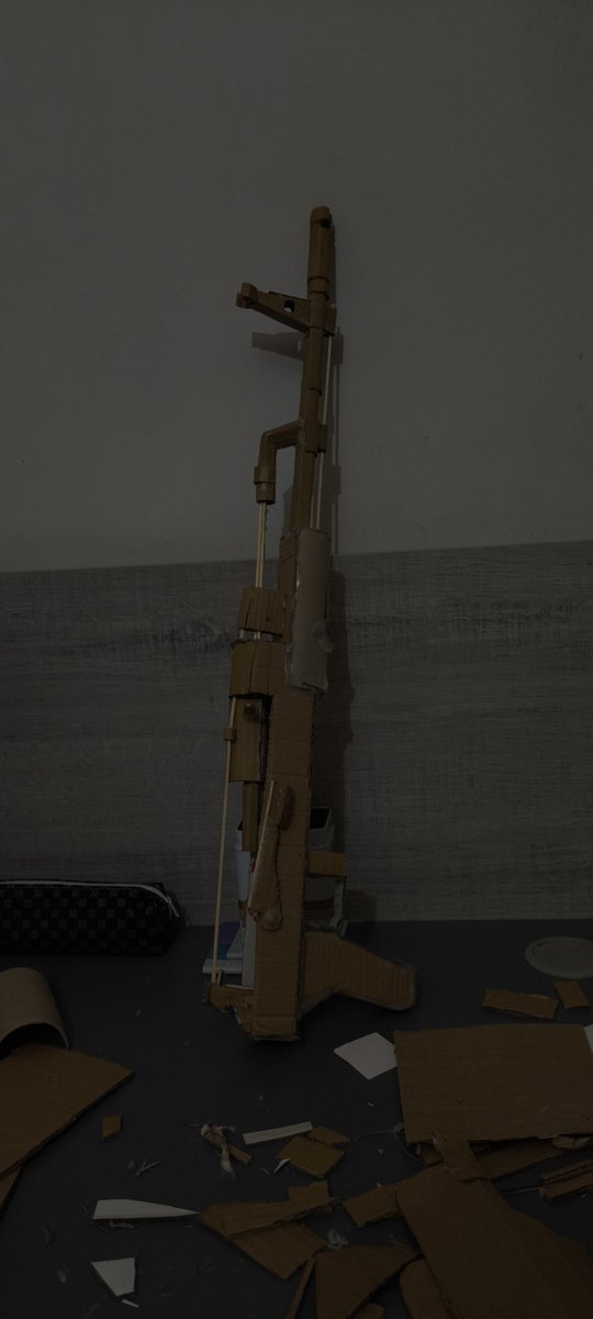XHasham24344's tweet photo. I'm finally make an AK 74 from cardboard https://t.co/PY63Vo4mYz