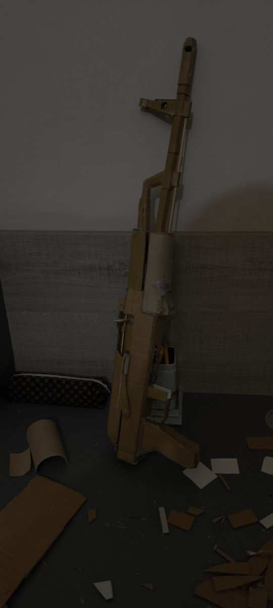 XHasham24344's tweet photo. I'm finally make an AK 74 from cardboard https://t.co/PY63Vo4mYz