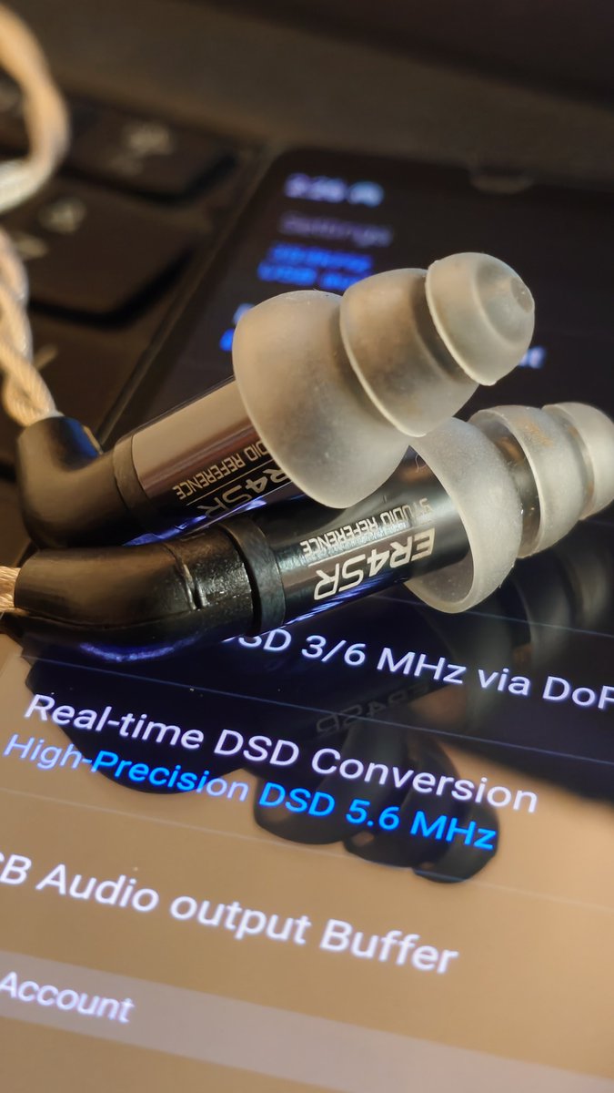 shhrbsh's tweet photo. Taking a break with my killer audiophile setup built for top-tier sound isolation and zero distortion💯
#Etymotic
#ER4SR
#iFiAudio
#GO(LD)Bar
#10thYearAnniversary
#LimitedEdition
#Lavricables
#OnkyoHFPlayer
#SonyXperia
#5V https://t.co/icfF3t2Iuz