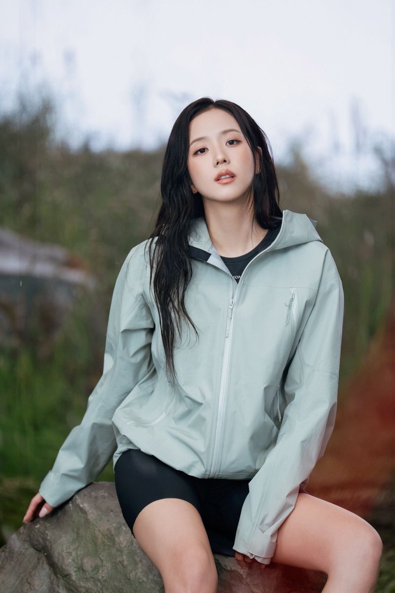 DCJisoogallery's tweet photo. 261006 지수앱 업데이트 📸

[📸] SALOMON FW26 CAMPAIGN BEHIND

#JISOO #지수 @BLACKPINK @officialBLISSOO https://t.co/T2xlwysOx8