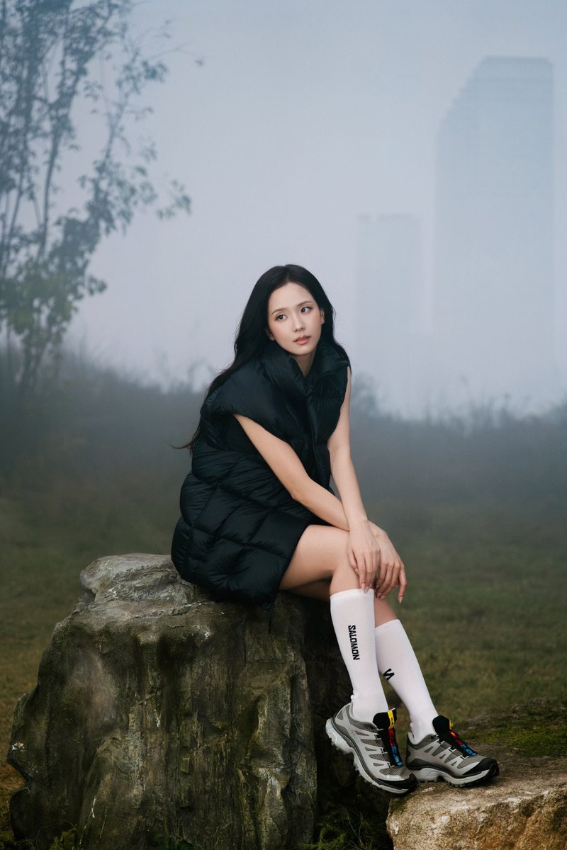 DCJisoogallery's tweet photo. 261006 지수앱 업데이트 📸

[📸] SALOMON FW26 CAMPAIGN BEHIND

#JISOO #지수 @BLACKPINK @officialBLISSOO https://t.co/T2xlwysOx8