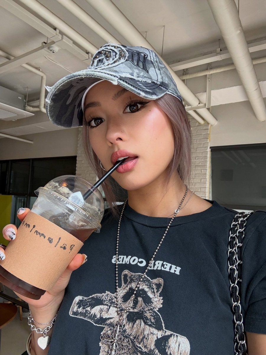iamnarikim1's tweet photo. Ever been to Korea? 😏🤭 https://t.co/eUP5nP0gQz