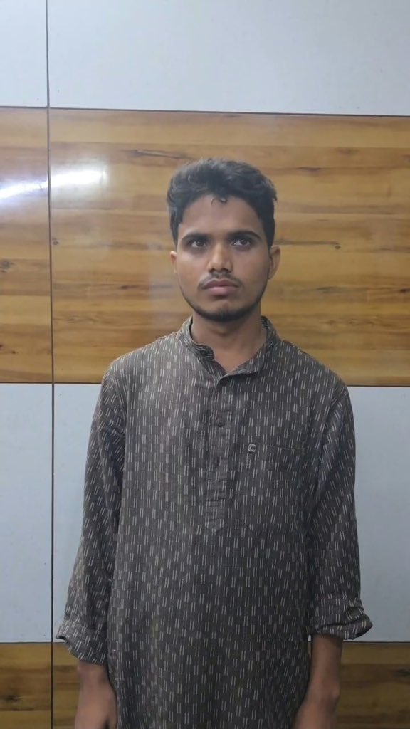 LalaXd's tweet photo. He is Nadeem Ahmad 

So called independent journalist

He made objectionable AI-generated images of a woman making allegations of misconduct by ACP Vivek Bhagat.

He is now arrested by Delhi Police

Shame on CJP cockroaches and the Left. They have stooped so low that they are making baseless allegations against a police officer.