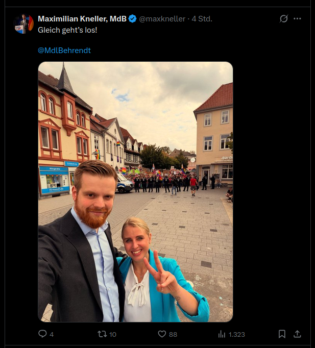 NikithebIocker's tweet photo. Die doppelmoral der @MdlBehrendt 
Sie heißt wohl einen "übelsten hatefuck" gut?
"Wer so etwas gutheißt, bei dem stimmt gewaltig, etwas nicht." https://t.co/AXDSA8a5W4