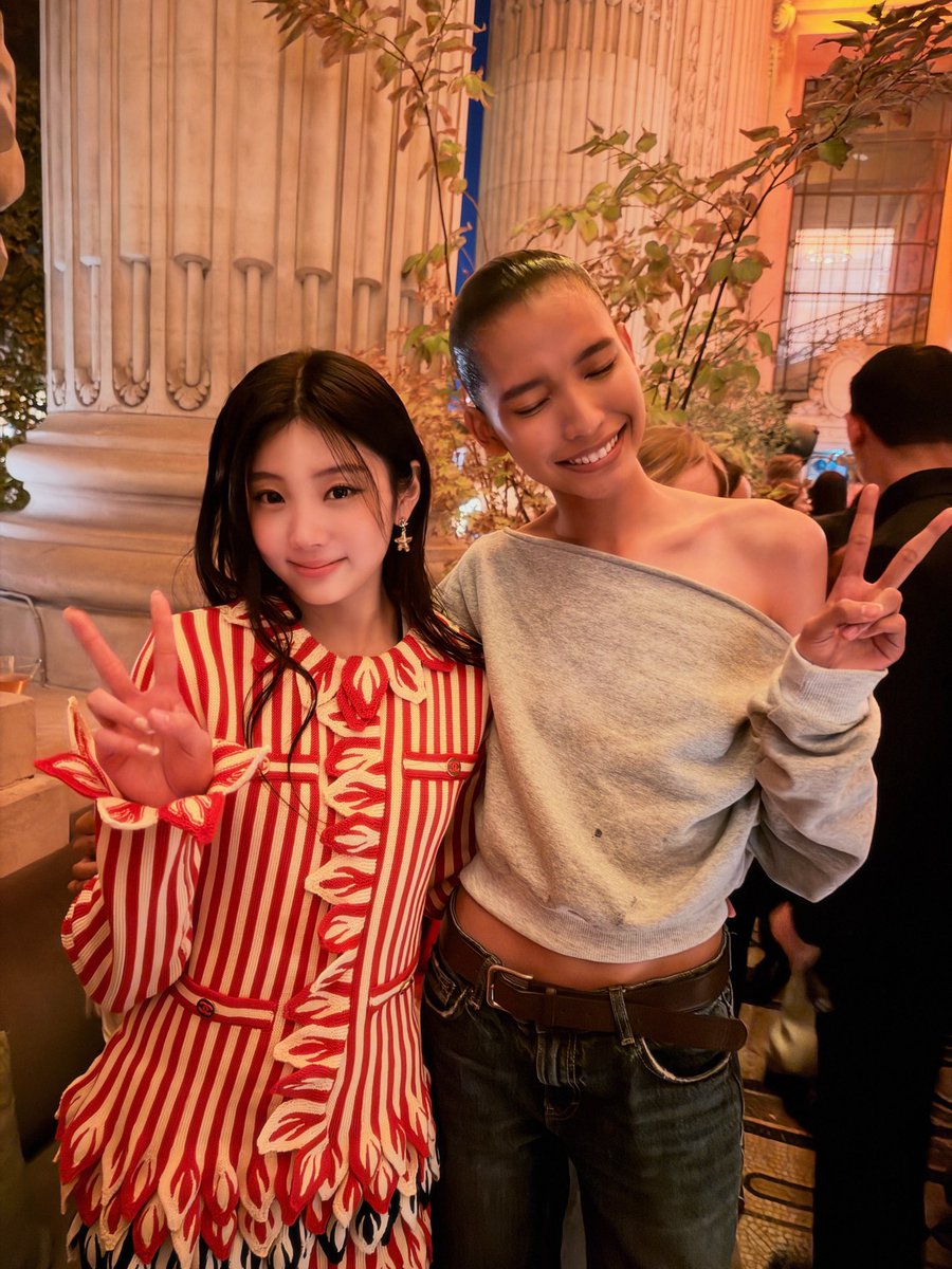 ILLIT_twt's tweet photo. 🕊️

#CHANELREADYTOWEAR #CHANEL #CHANELSHOW
#WONHEE #원희 #ILLIT #아일릿 https://t.co/LgTLN9Ru1j