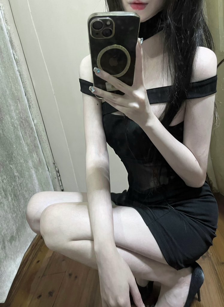 that1memeing's tweet photo. 00女找男（没开玩笑）蹲一个周末能出来的男搭子，感觉好的话可以长期固！不打扰彼此生活！！！点赞优先！！ https://t.co/SPT1UZ2JD3