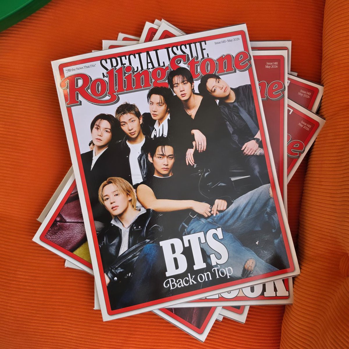 episode0713's tweet photo. BTS Collectors Edition Box Set by Rolling Stone
> 그룹 커버 1권과 멤버별 커버 7권으로 구성된 총 8권 세트

심층 프로필과 멤버별 인터뷰 &amp; 독점 화보
특별 패키지 박스 "한정 수량 판매 중"

https://t.co/1PVbigqVAx

#bts #rollingstone https://t.co/y6LjRivyvP