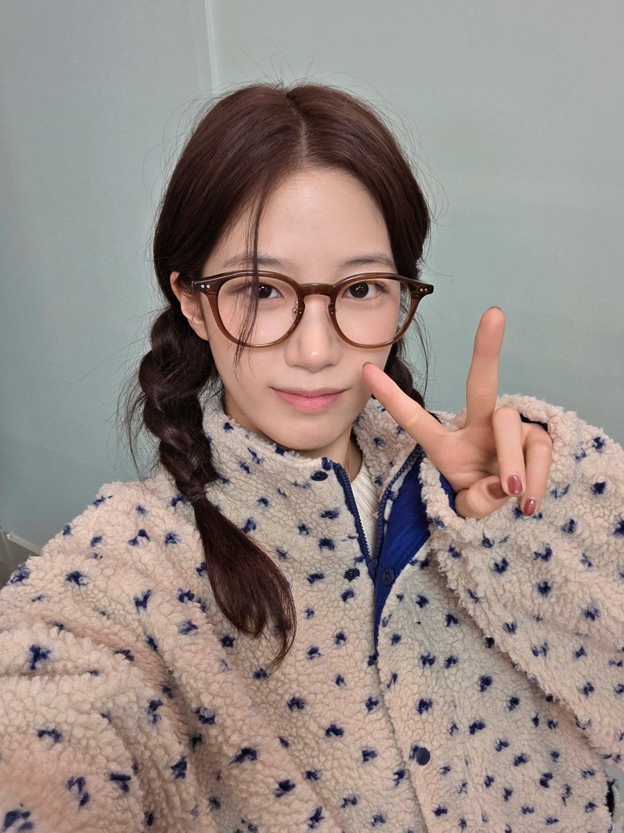 le_sserafim's tweet photo. [#오늘의르세라핌]
261006 @ 대환장 기안장 시즌2
 
#LE_SSERAFIM #르세라핌
#KAZUHA #카즈하 https://t.co/7MpMViovzu