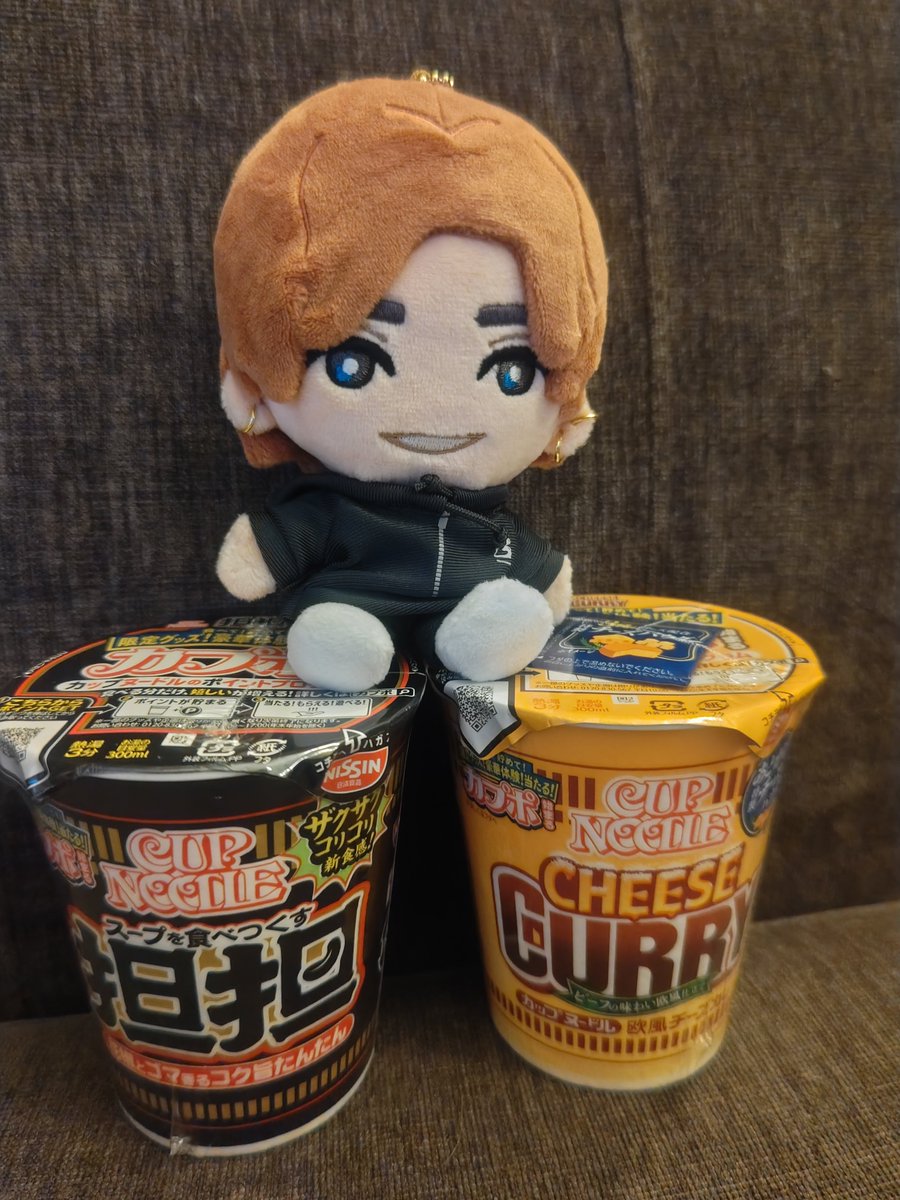 TaCsa8's tweet photo. 普段食べないけれど、買わずに居られなかったッ🍜
いつ食べよう…悩む。ポイント稼ぎたいのにッ🤯
#カップヌードル
#カプポ
#SixTONES https://t.co/wkXZ3rZQxV