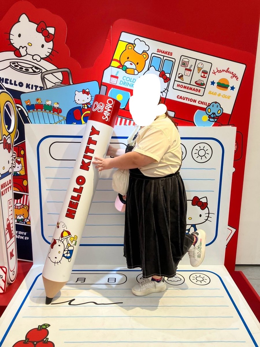 tomoc__ffff's tweet photo. 痩せたけど思ったよりだったなあ
一応20キロ弱違うよ
↓去年の夏　　　　　↓今年の秋 https://t.co/zdWMYUbnta
