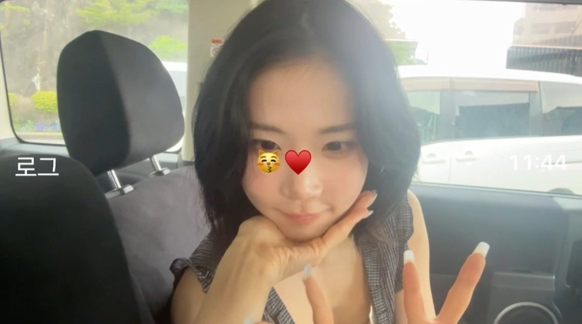 nakygrad's tweet photo. 당연히 김나키지!!
사랑이 영어로 NAKY인데
#트리플에스 #tripleS #김나경 #nakyoung https://t.co/TJvIiBXcRN