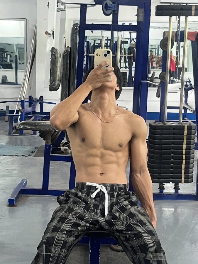 hoangbotuoi256's tweet photo. Ai hf địt đi chứ nứng quá rồi 🥰🥰😍 https://t.co/Cp48pTz9wa