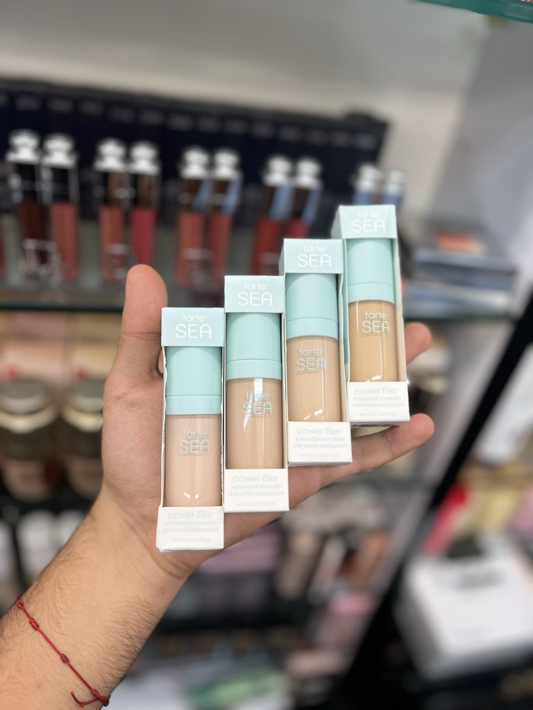 Makeupility tweet picture