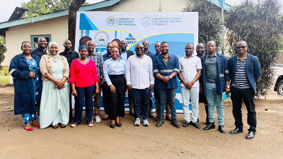 temesatanzania's tweet photo. Mtendaji Mkuu wa Wakala wa Ufundi na Umeme (TEMESA), Bw. Kheri Mahimbali, amefanya ziara ya kikazi katika ofisi za  TEMESA mkoa wa Arusha na Kilimanjaro akiwa ameambatana na baadhi ya wajumbe wa Menejimenti ya TEMESA kutoka Makao Makuu. https://t.co/6Swey09G6N