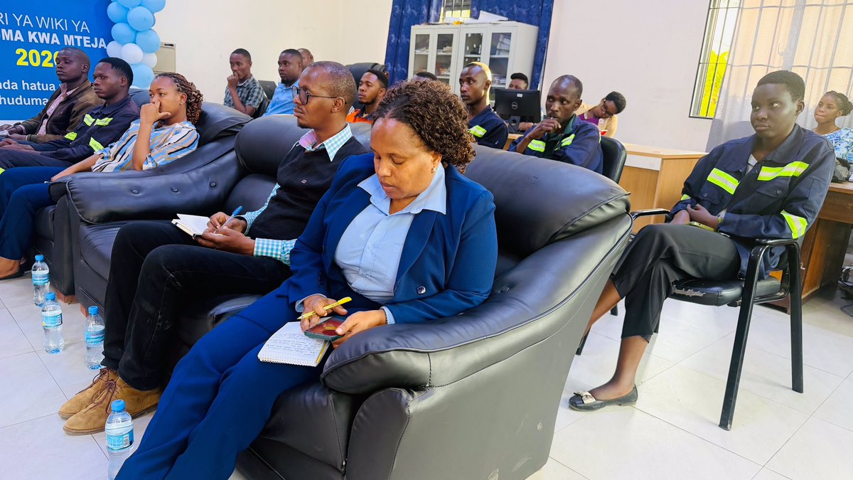 temesatanzania's tweet photo. Mtendaji Mkuu wa Wakala wa Ufundi na Umeme (TEMESA), Bw. Kheri Mahimbali, amefanya ziara ya kikazi katika ofisi za  TEMESA mkoa wa Arusha na Kilimanjaro akiwa ameambatana na baadhi ya wajumbe wa Menejimenti ya TEMESA kutoka Makao Makuu. https://t.co/6Swey09G6N