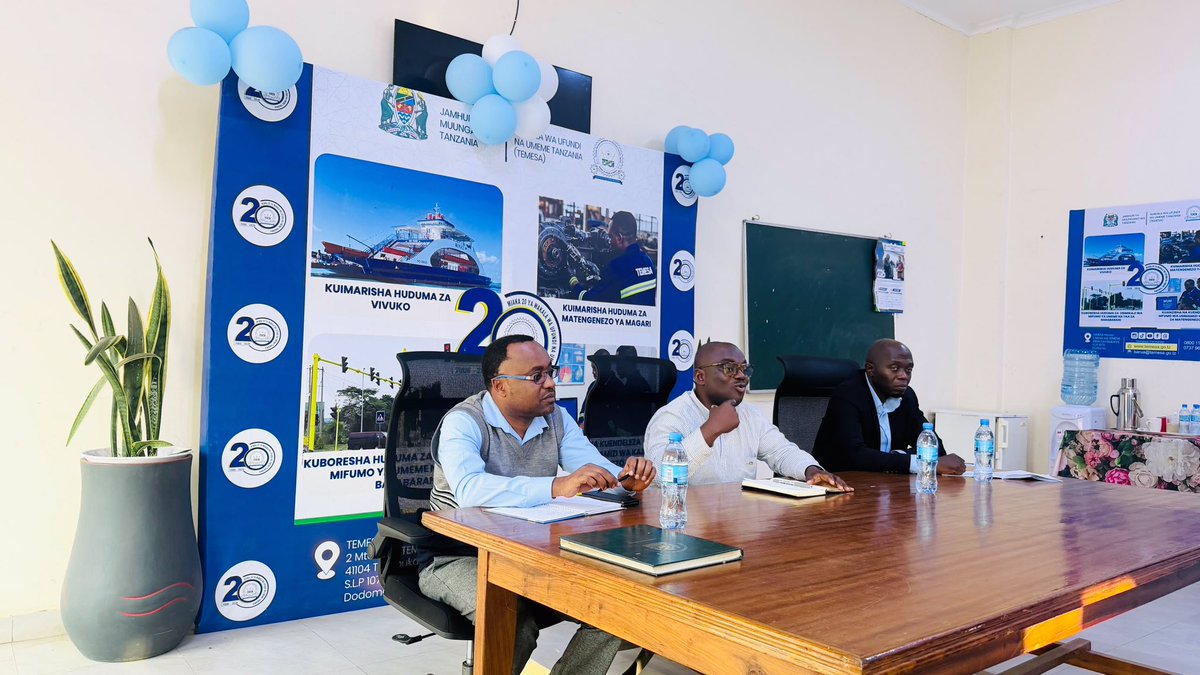 temesatanzania's tweet photo. Mtendaji Mkuu wa Wakala wa Ufundi na Umeme (TEMESA), Bw. Kheri Mahimbali, amefanya ziara ya kikazi katika ofisi za  TEMESA mkoa wa Arusha na Kilimanjaro akiwa ameambatana na baadhi ya wajumbe wa Menejimenti ya TEMESA kutoka Makao Makuu. https://t.co/6Swey09G6N